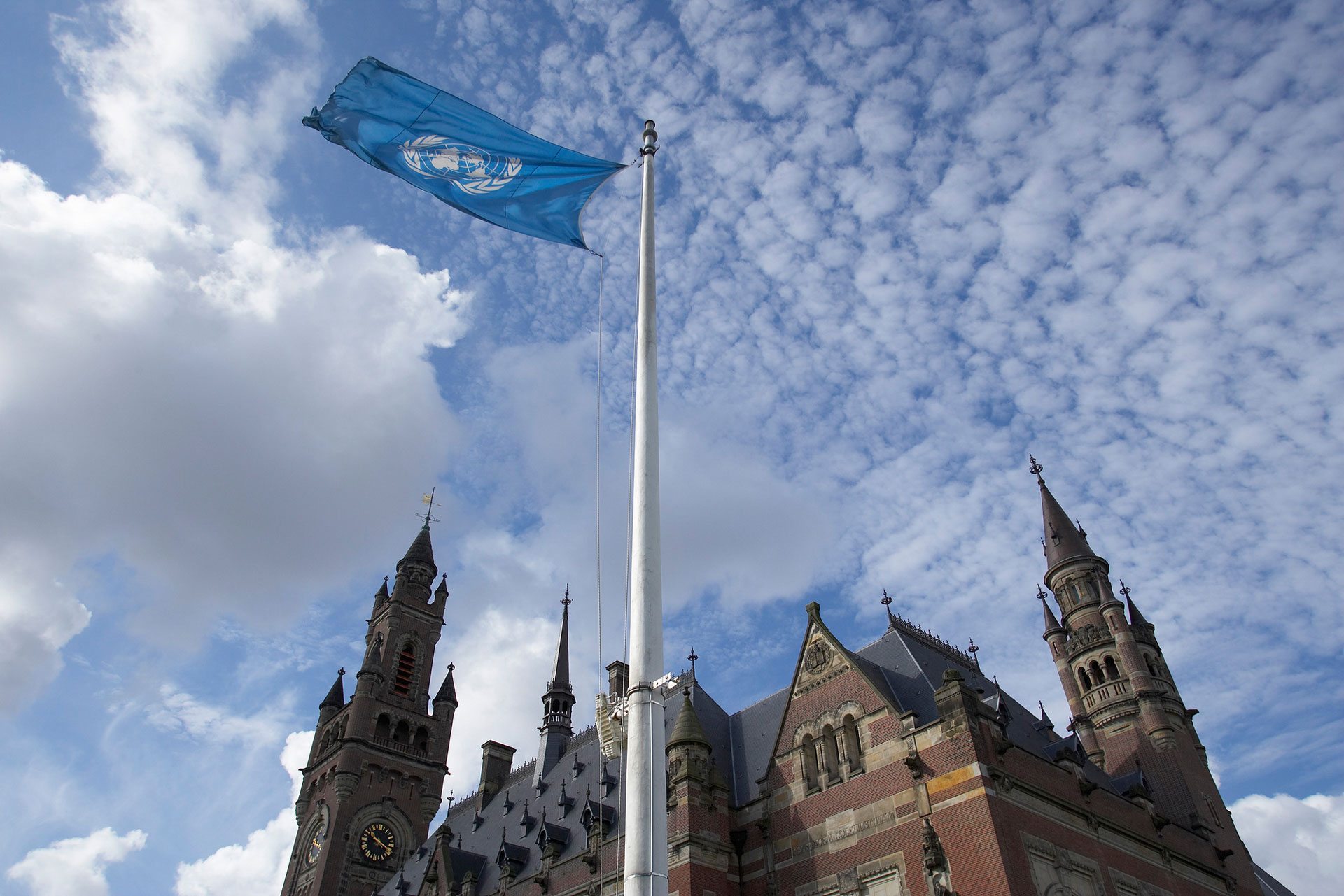 <p><sub>Der Friedenspalast, Sitz des Internationalen Gerichtshofs (ICJ), in Den Haag, Niederlande.</sub></p>
